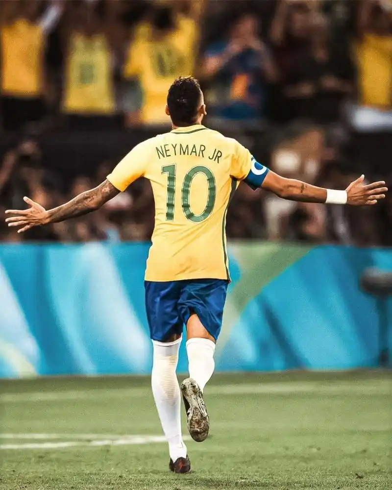 着巨大的机 着巨大的机